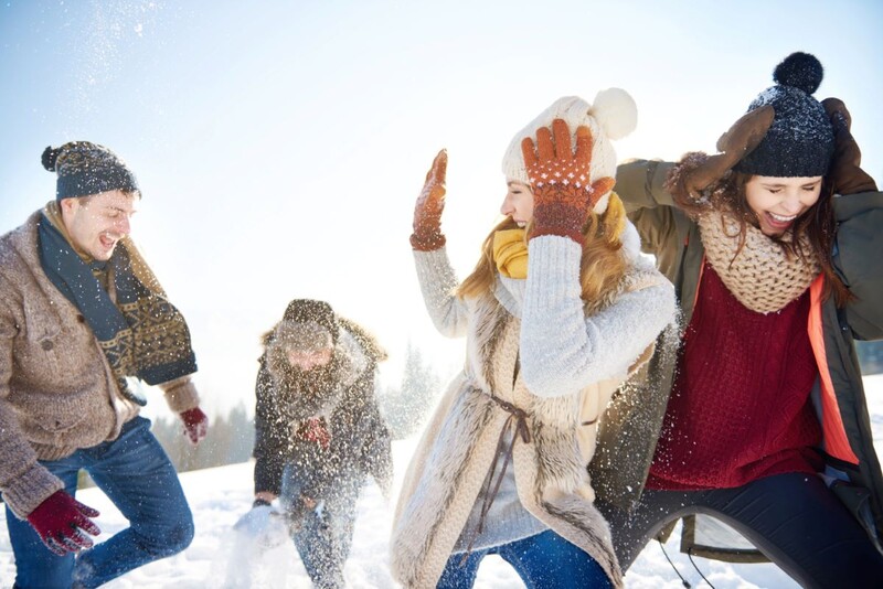 Bezpieczne zimowe szaleństwo – jak unikać niebezpieczeństw na śniegu i lodzie