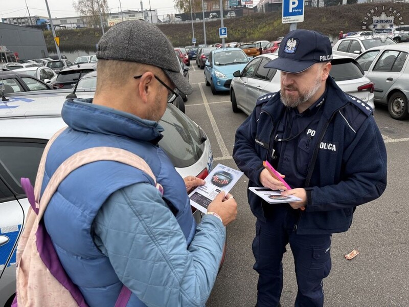 Dzielnicowi troszczą się o bezdomnych w trudnych zimowych warunkach